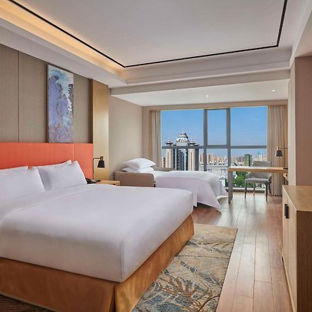 Hilton Garden Inn Wuhan Hankou Exteriör bild
