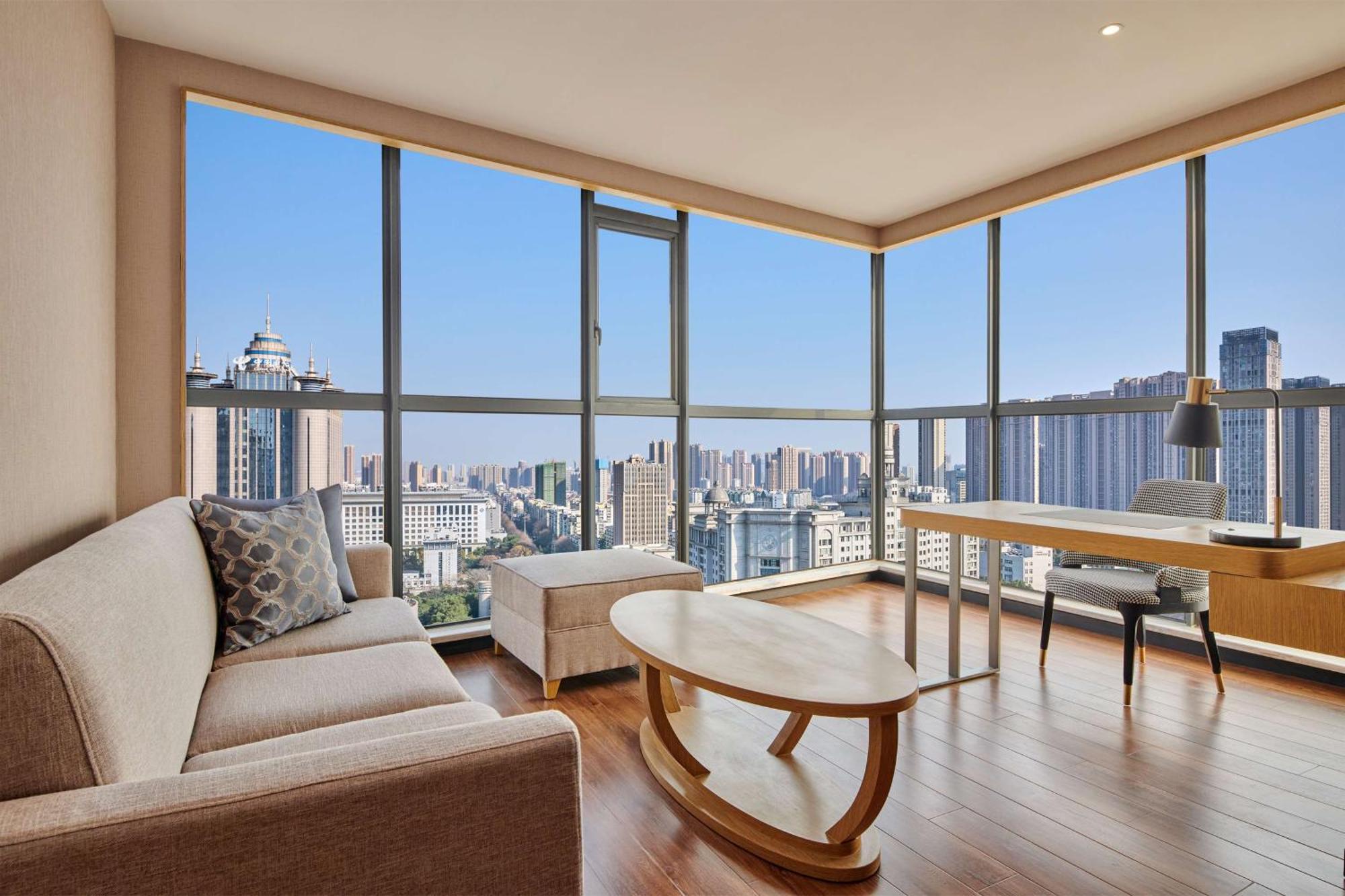Hilton Garden Inn Wuhan Hankou Exteriör bild