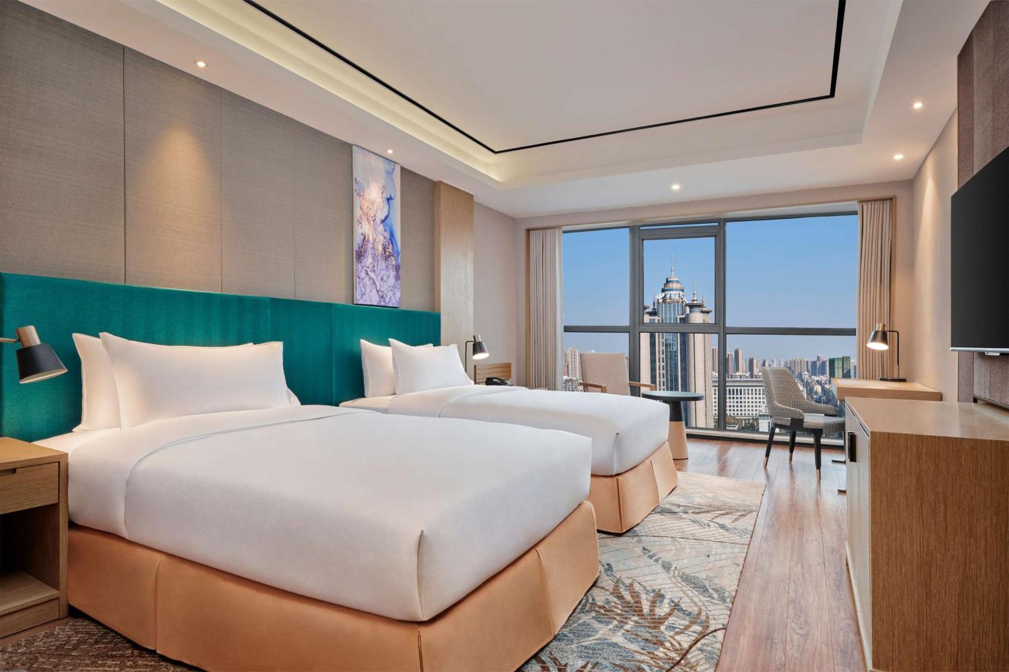 Hilton Garden Inn Wuhan Hankou Exteriör bild
