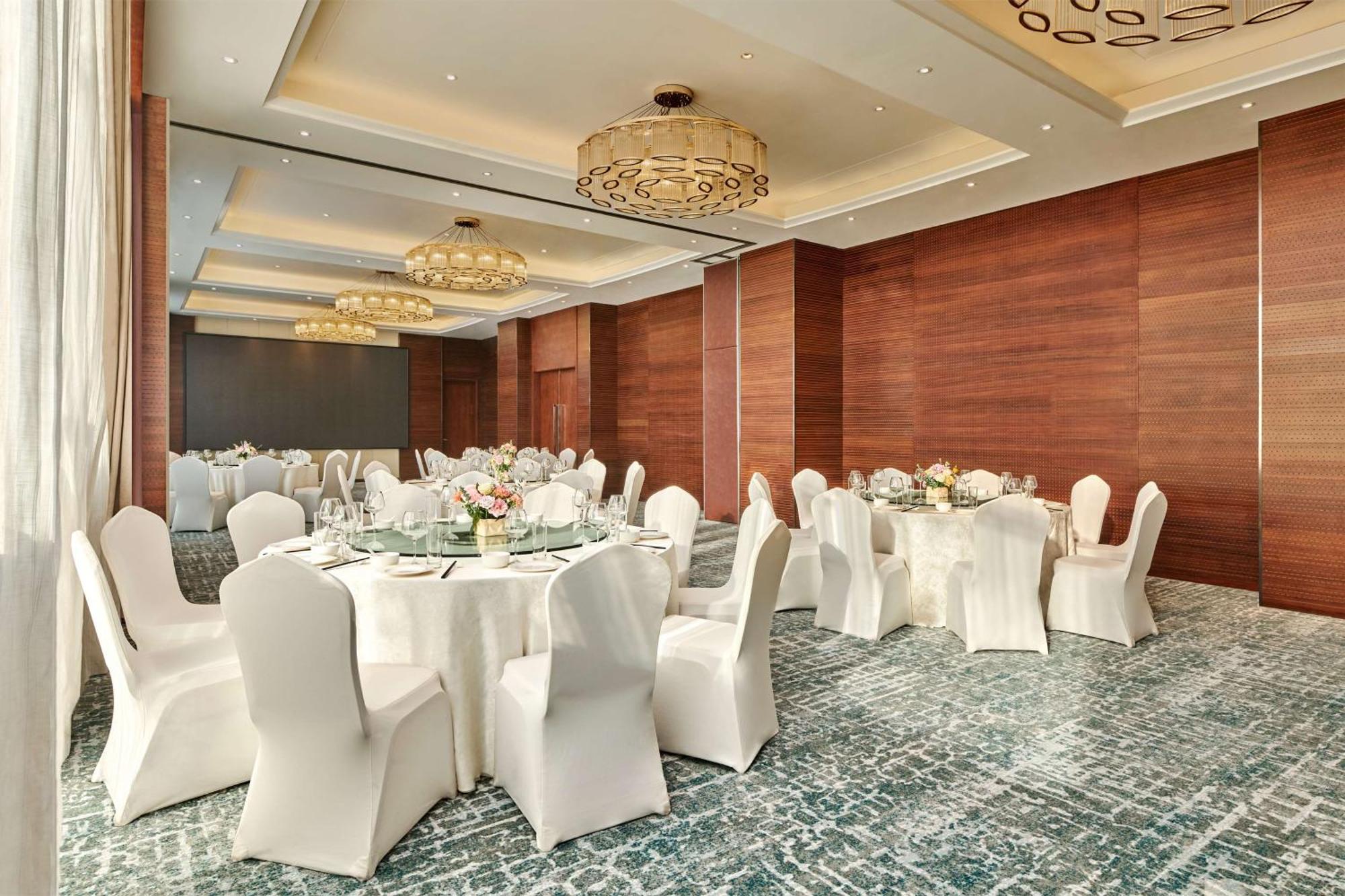 Hilton Garden Inn Wuhan Hankou Exteriör bild
