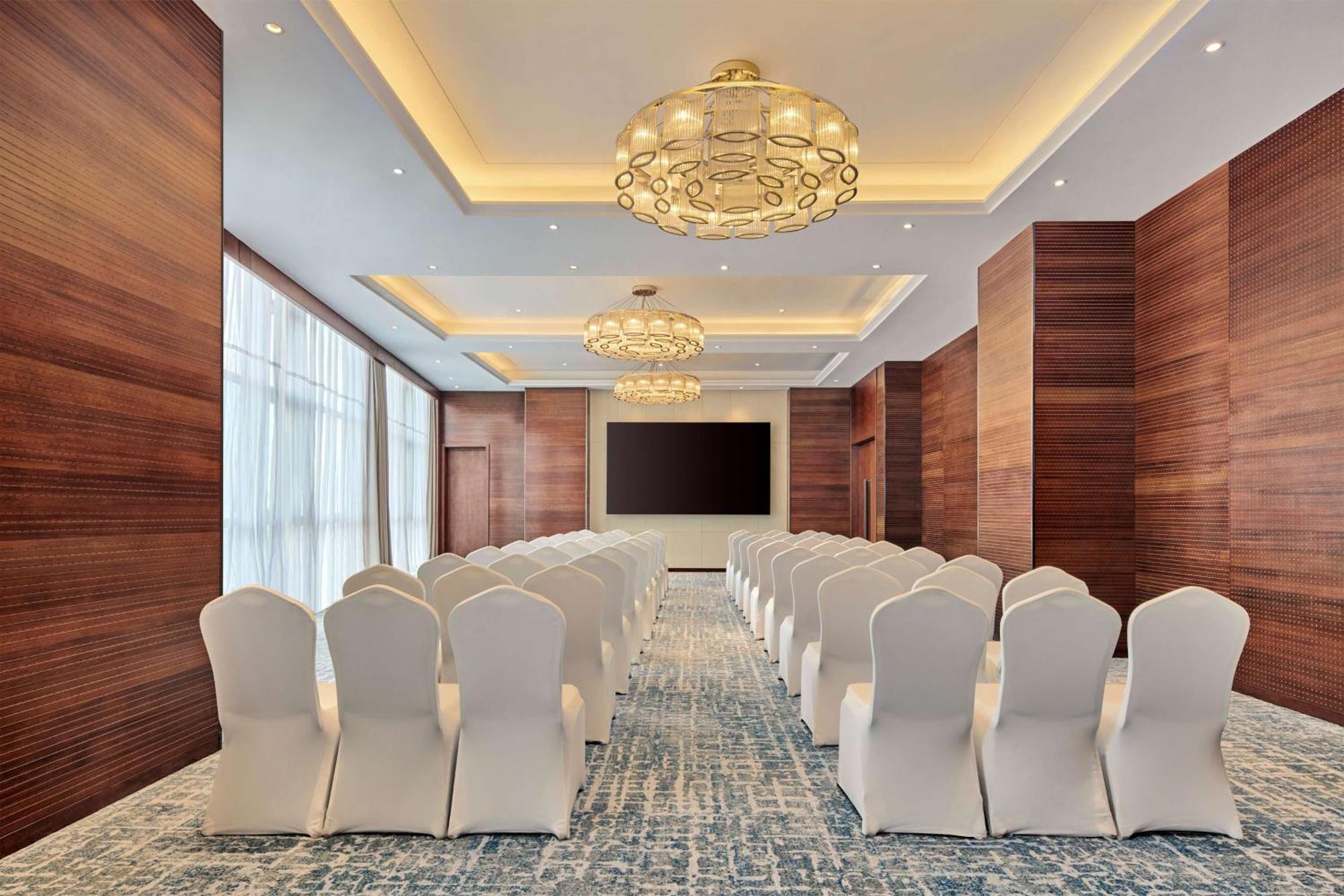 Hilton Garden Inn Wuhan Hankou Exteriör bild