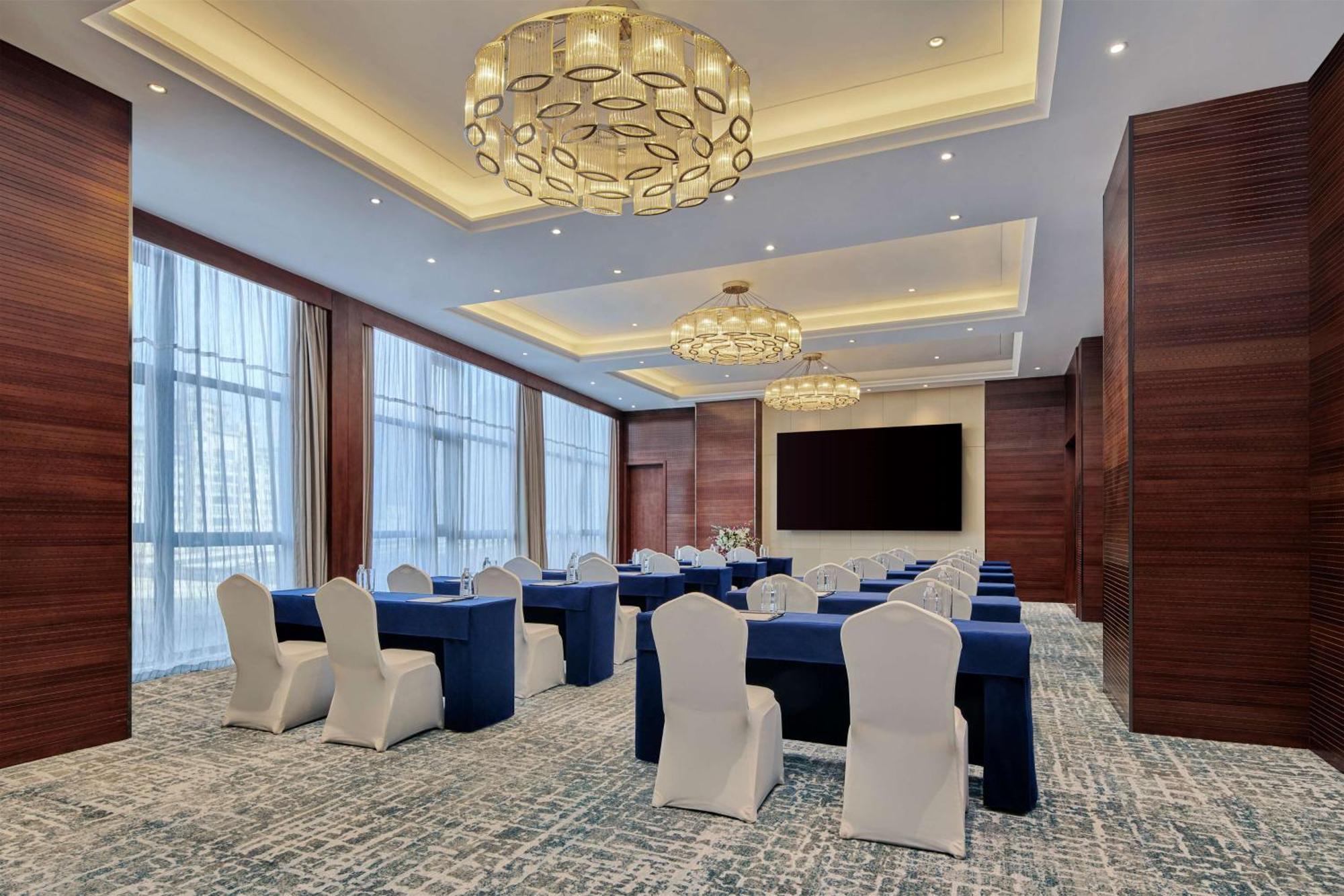 Hilton Garden Inn Wuhan Hankou Exteriör bild