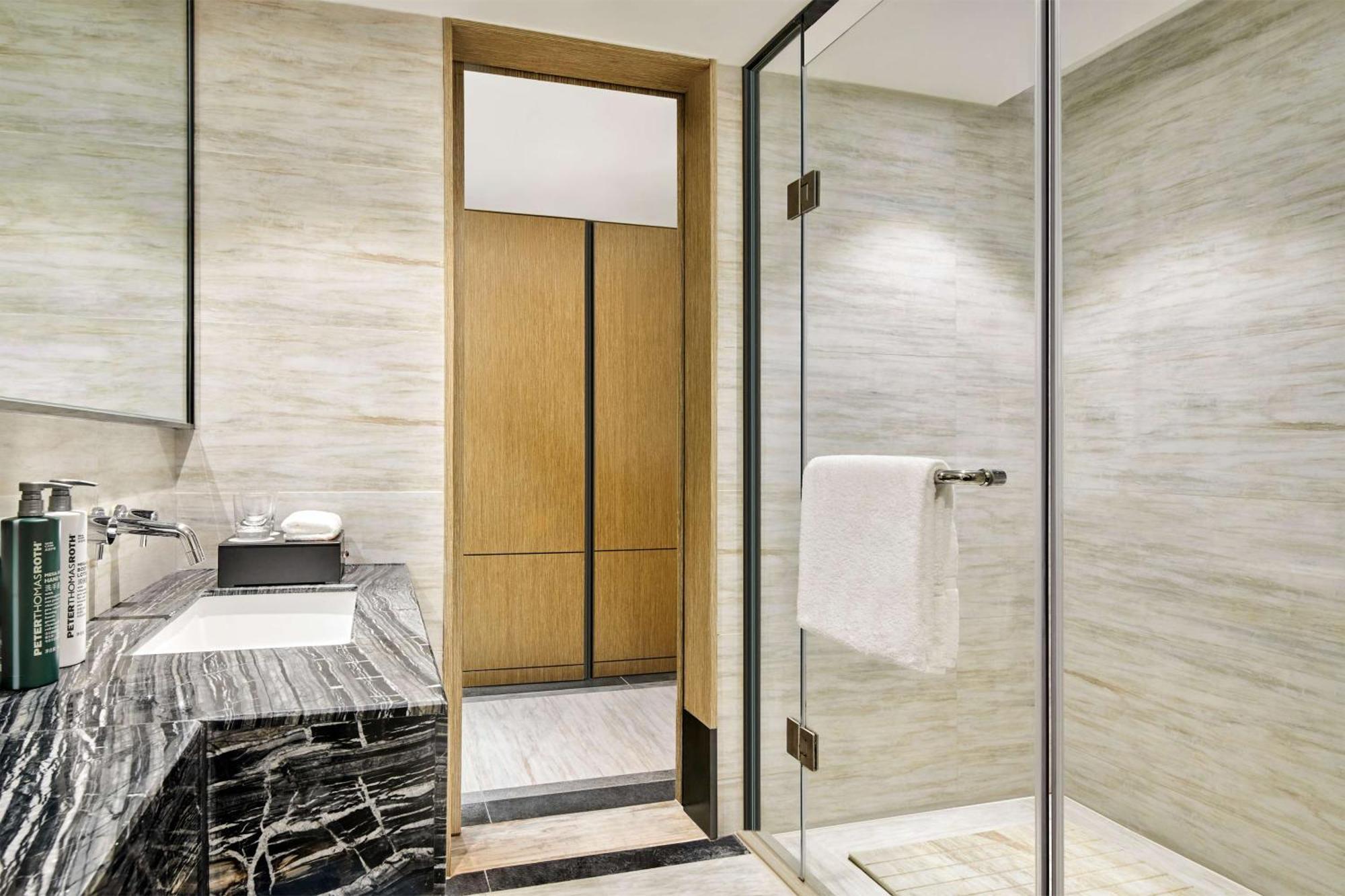 Hilton Garden Inn Wuhan Hankou Exteriör bild