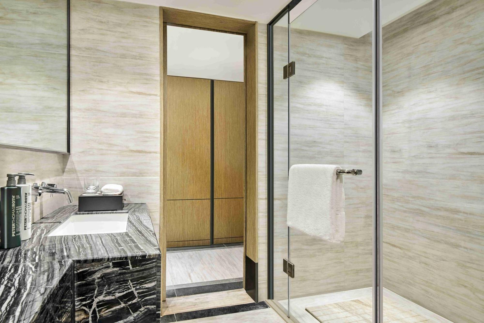Hilton Garden Inn Wuhan Hankou Exteriör bild