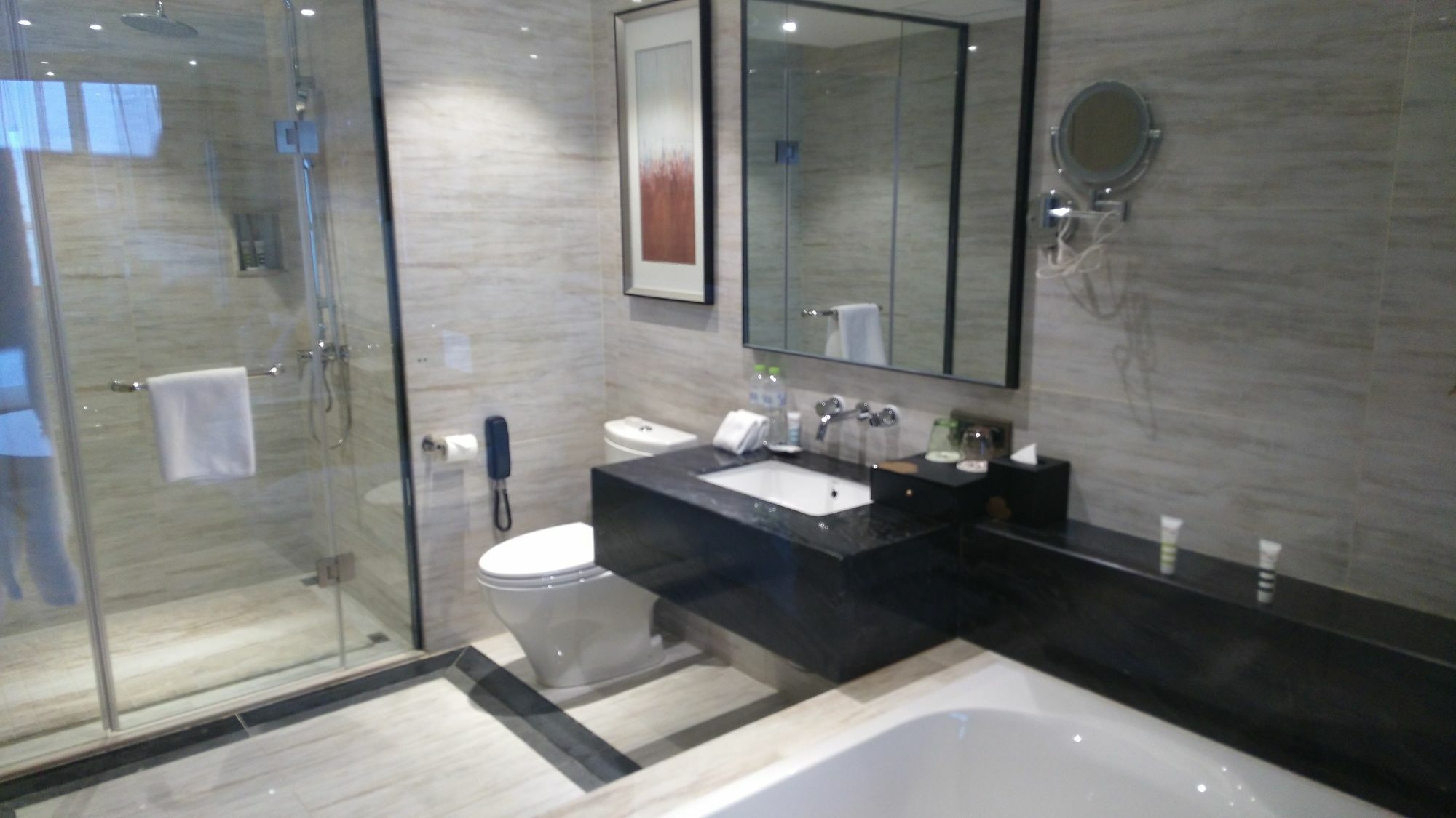 Hilton Garden Inn Wuhan Hankou Exteriör bild
